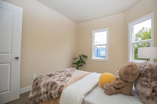 224 Shields Street, San Francisco CA: https://media.crmls.org/mediaz/258299b8-9aaf-450f-8623-cc71809806c7.jpg