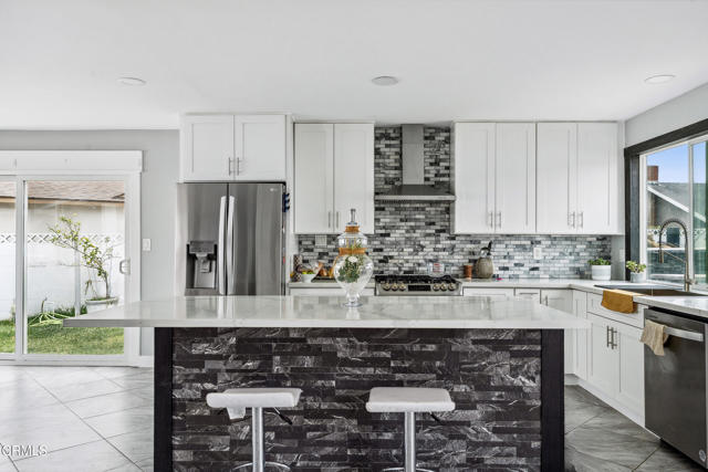 1712 N 7th Place, Port Hueneme CA: https://media.crmls.org/mediaz/2582b42f-ced6-4d33-8306-8c8e57e770b1.jpg