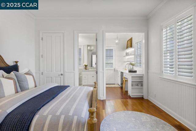 1826 Alameda Diablo, Diablo CA: https://media.crmls.org/mediaz/2582b582-82ce-4dac-9134-ac56dc67e53d.jpg