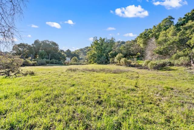 28120 Laura Court, Los Altos Hills CA: https://media.crmls.org/mediaz/2582e729-9b00-4b99-8285-022f0a40a609.jpg