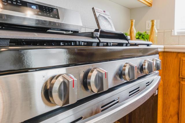 140 Johnson Street, Wheatland CA: https://media.crmls.org/mediaz/25858ad5-8fb8-489d-bee4-2ec8a9e71b02.jpg