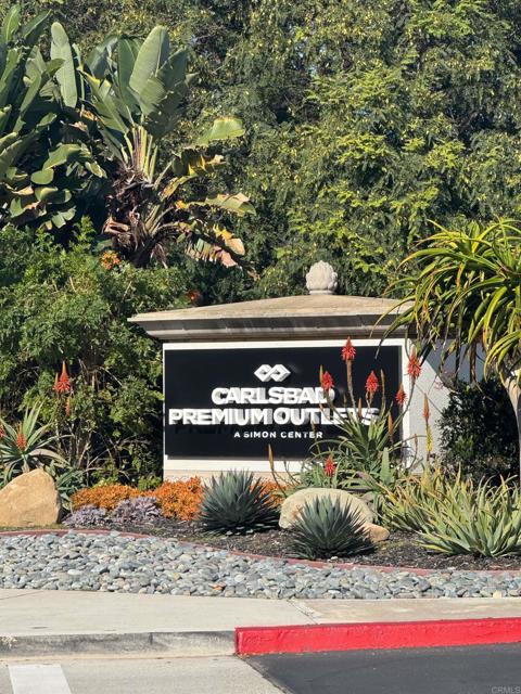 3190 Falcon Drive, Carlsbad CA: https://media.crmls.org/mediaz/2586c703-420b-400d-9268-d8ff78b6bd87.jpg