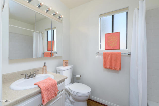Detail Gallery Image 8 of 38 For 33208 Village 33, Camarillo,  CA 93012 - 2 Beds | 2 Baths