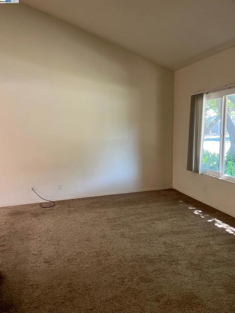 4205 Mairmont Dr, Pleasanton CA: https://media.crmls.org/mediaz/258760cc-7142-4fe6-95f5-1b71b89a6c36.jpg