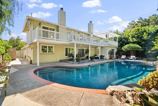 10500 Creston Drive, Los Altos CA: https://media.crmls.org/mediaz/2588e192-1bc8-4e7f-b22b-d11b1f27bf81.jpg