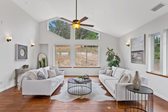 350 Windsong Way, Watsonville CA: https://media.crmls.org/mediaz/25895827-b4d9-4972-a702-abe9dd838874.jpg