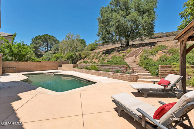 751 Lynnmere Drive, Thousand Oaks CA: https://media.crmls.org/mediaz/258958cc-ff92-4f32-b0bb-d1cdccf96285.jpg