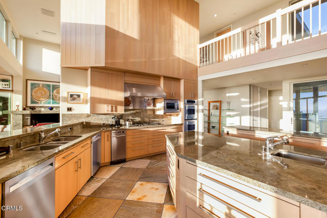 43850 Buckhorn Cove E Road, Little River CA: https://media.crmls.org/mediaz/2589a904-2baa-4e64-b1d0-087feaa16cb3.jpg