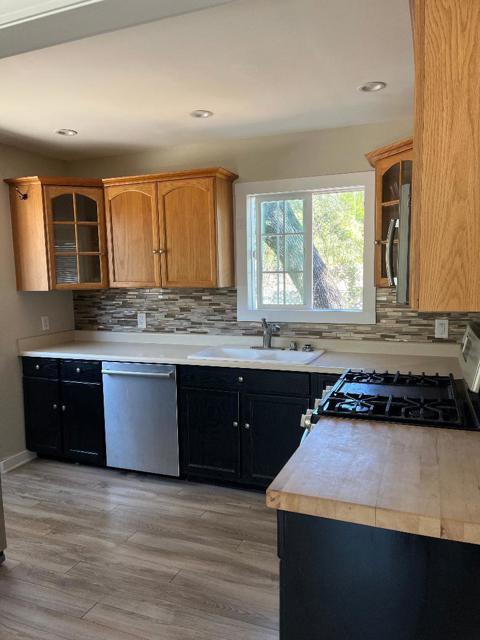 Image 2 of 9 For 15275 Arnold Drive