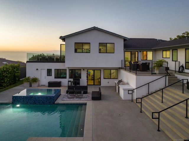 2641 Costebelle Dr, La Jolla CA: https://media.crmls.org/mediaz/258b9cb2-1a74-4463-9af4-39724f661e8c.jpg