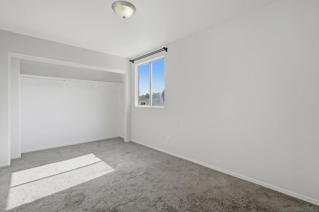 https://media.crmls.org/mediaz/258cb1d5-6d9c-474b-becd-f5b35056e936.jpg?preset=X-Large