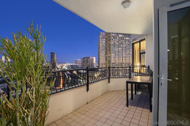 700 Harbor Drive, San Diego, California 92101, 2 Bedrooms Bedrooms, ,2 BathroomsBathrooms,Condominium,For Sale,Harbor Drive,250001369SD