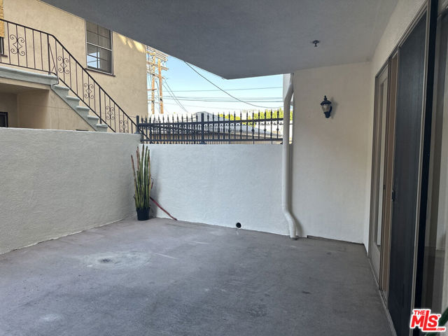 122 N Clark Drive, West Hollywood CA: https://media.crmls.org/mediaz/258dfa8f-a522-4fd6-86a3-9f8f98e68f1e.jpg