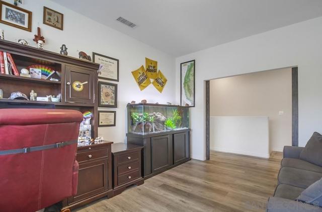 1249 12Th, Imperial Beach CA: https://media.crmls.org/mediaz/258e0651-122e-40a6-889c-ad113a5705f7.jpg