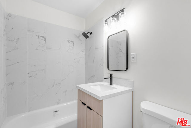 1333 Barry Avenue, Los Angeles CA: https://media.crmls.org/mediaz/258e5968-5df7-4b96-ba6b-aa623352d026.jpg