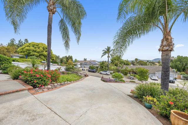 620 Lacrosse Place, Escondido CA: https://media.crmls.org/mediaz/258ea09b-986d-4df3-bf4f-a509f156c4b8.jpg