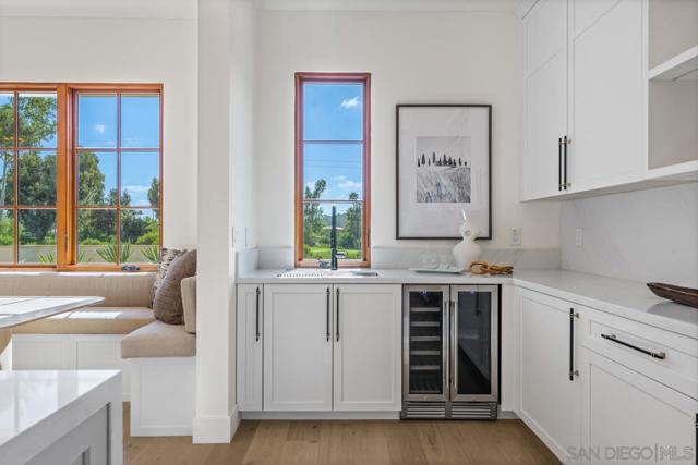 5758 Las Palomas, Rancho Santa Fe CA: https://media.crmls.org/mediaz/258ecbb2-c7f9-4659-9df4-962d0d37456e.jpg