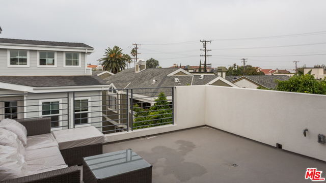 205 IRENA Avenue, Redondo Beach, California 90277, 5 Bedrooms Bedrooms, ,4 BathroomsBathrooms,Residential,Sold,IRENA,17275834