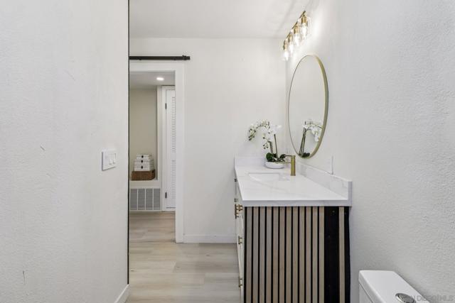 4043 Utah St, San Diego CA: https://media.crmls.org/mediaz/258f3bc2-aa87-4fa5-8280-512662fc27c4.jpg