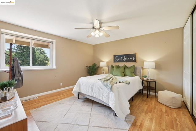 2353 Benham Ct, Walnut Creek CA: https://media.crmls.org/mediaz/258f8249-7e3e-4059-bc23-e8ff02b213cd.jpg