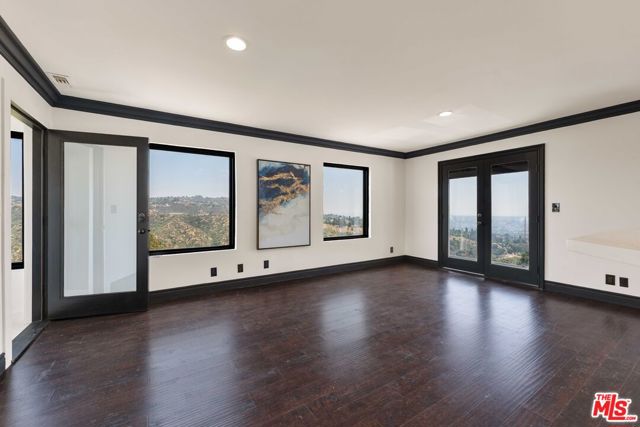 1648 Summitridge, Beverly Hills CA: https://media.crmls.org/mediaz/2590b2da-eaa7-4d92-be08-e5bc924fe0f7.jpg