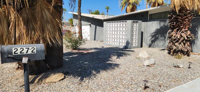 2272 N Starr Road, Palm Springs CA: https://media.crmls.org/mediaz/25915ff8-a506-40fc-bff7-fd6dfc89c410.jpg