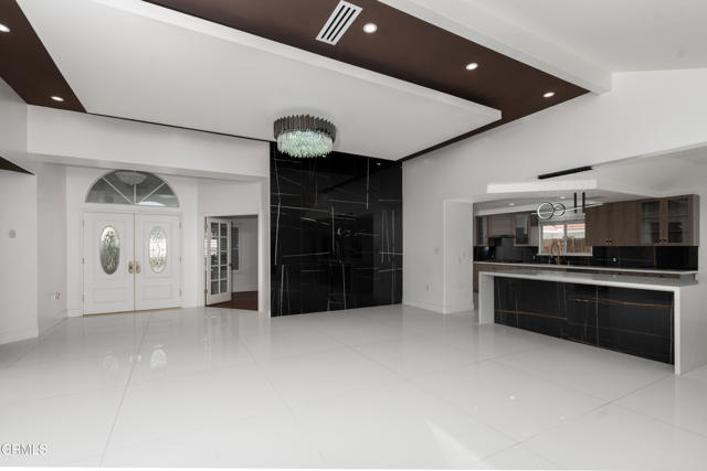 Detail Gallery Image 9 of 36 For 10103 Wentworth Ct, Bakersfield,  CA 93311 - 3 Beds | 2 Baths