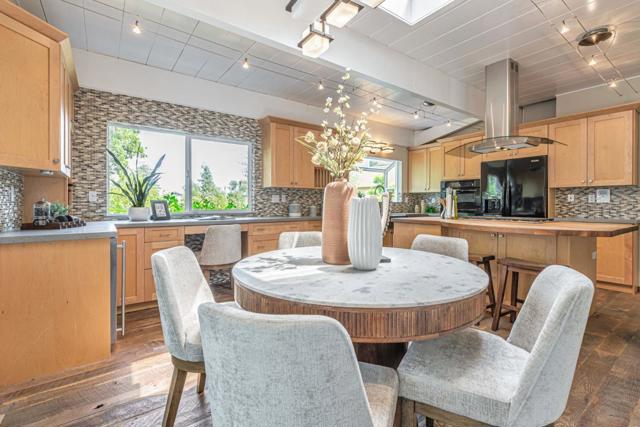 1620 Notre Dame Avenue, Belmont CA: https://media.crmls.org/mediaz/2591dbcc-21b4-420d-b14f-5fcd91dd428e.jpg