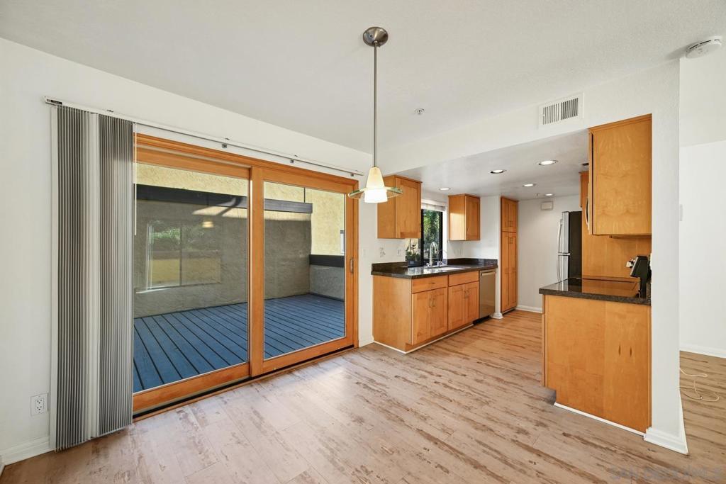 1680 Coast Highway 101 - photo 10