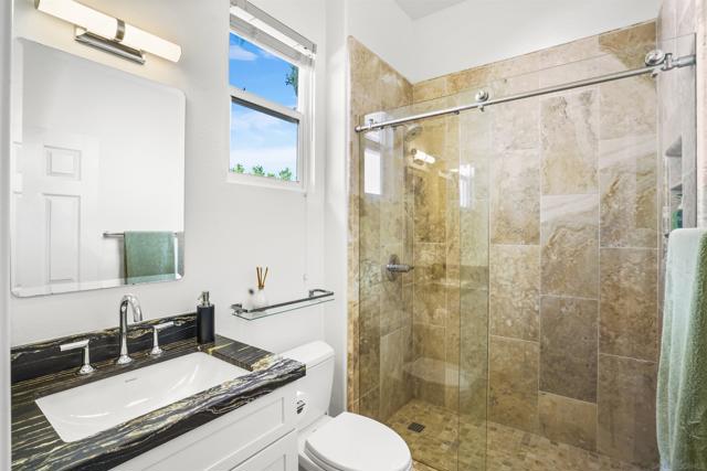 5032 Manor Ridge Ln, San Diego CA: https://media.crmls.org/mediaz/2593001a-02be-4e1f-a62f-3a2b188e5fa6.jpg