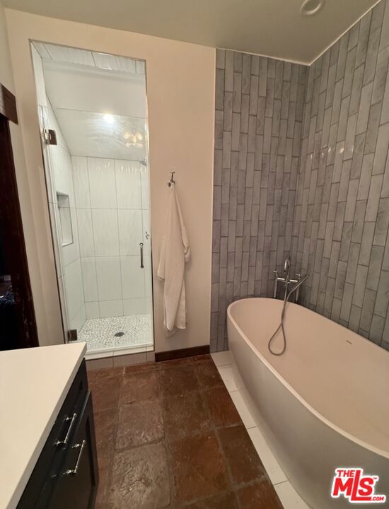 1713 North Orange Grove Avenue photo 6