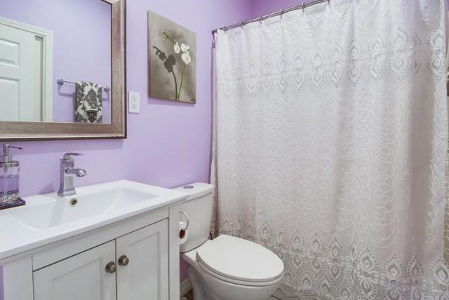 1249 12Th, Imperial Beach CA: https://media.crmls.org/mediaz/2593b679-df07-4188-b7cb-9aab1373d897.jpg