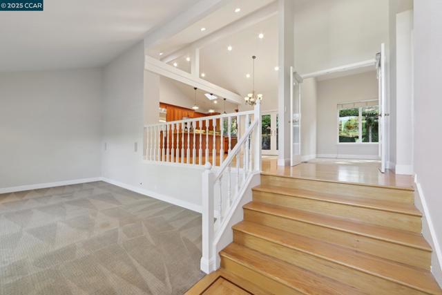 20 Broadmoor St, Moraga CA: https://media.crmls.org/mediaz/2593f382-7c46-4164-a52b-b76f218acc17.jpg
