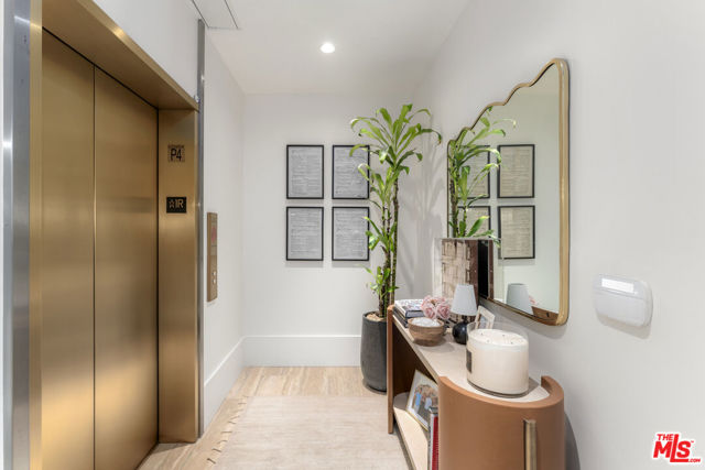 8420 W Sunset Boulevard, West Hollywood CA: https://media.crmls.org/mediaz/25944e20-8001-42a3-abaf-73d71ce2cc18.jpg
