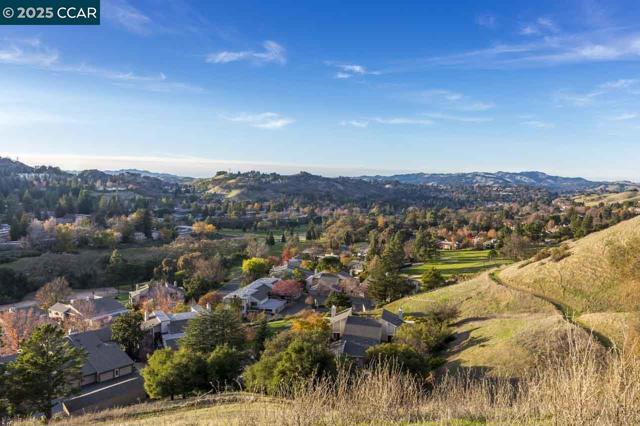 4217 Terra Granada Dr, Walnut Creek CA: https://media.crmls.org/mediaz/25944f66-9867-4c9b-9e52-aa04cca666ca.jpg