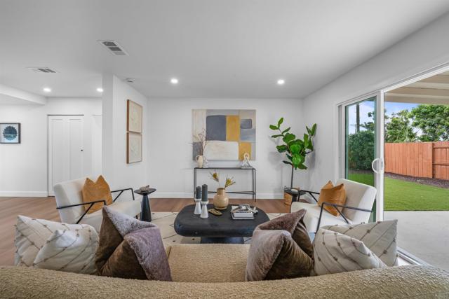 Detail Gallery Image 7 of 27 For 6266 Lake Aral Dr, San Diego,  CA 92119 - 3 Beds | 2 Baths