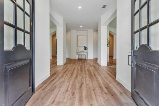 10055 Foothill Avenue, Gilroy CA: https://media.crmls.org/mediaz/259517d1-a400-4ed9-81f2-2d2da755b341.jpg