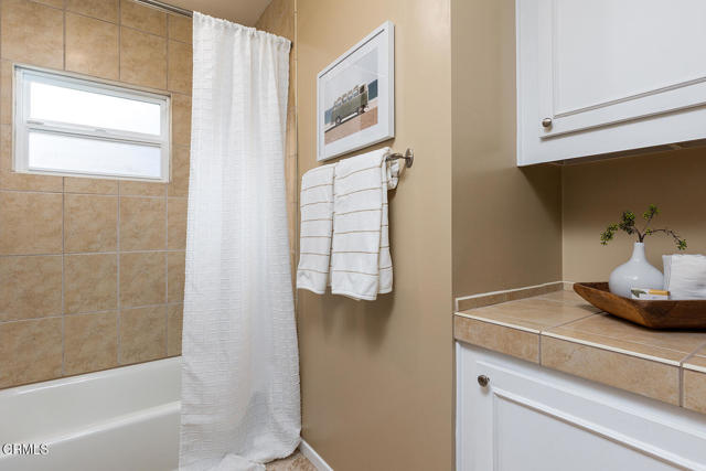 2250 Cooley Place, Pasadena CA: https://media.crmls.org/mediaz/25951fd4-6022-459e-9957-b209f89169c1.jpg