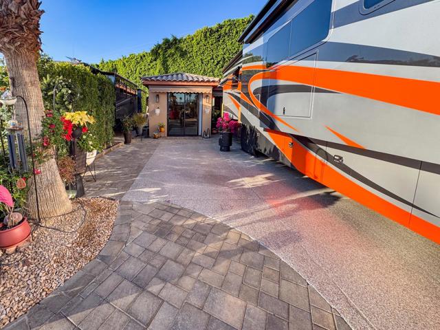 80394 Ave 48, Indio CA: https://media.crmls.org/mediaz/25953b03-ad8a-4995-9c03-91c5f392ac56.jpg