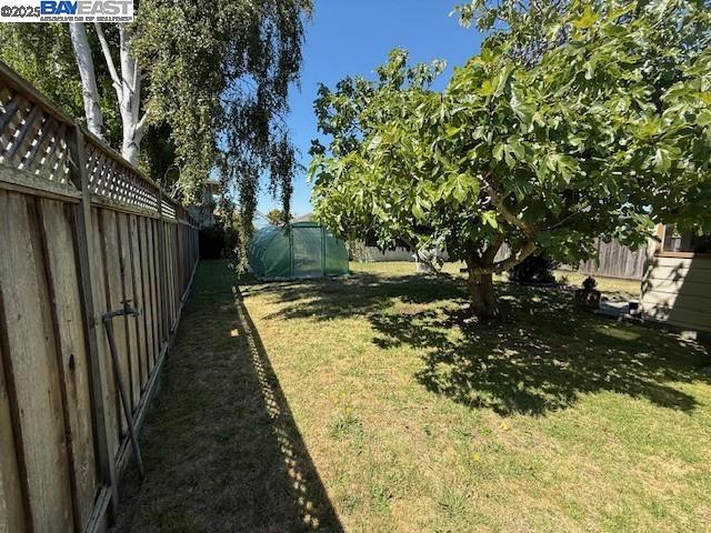 3208 Washington St, Alameda CA: https://media.crmls.org/mediaz/259546a9-0f1e-466e-ac94-bf1709177554.jpg
