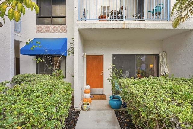 8310 Regents Rd, San Diego CA: https://media.crmls.org/mediaz/2595530c-8dc1-4c07-8b87-0e99f4bd3235.jpg