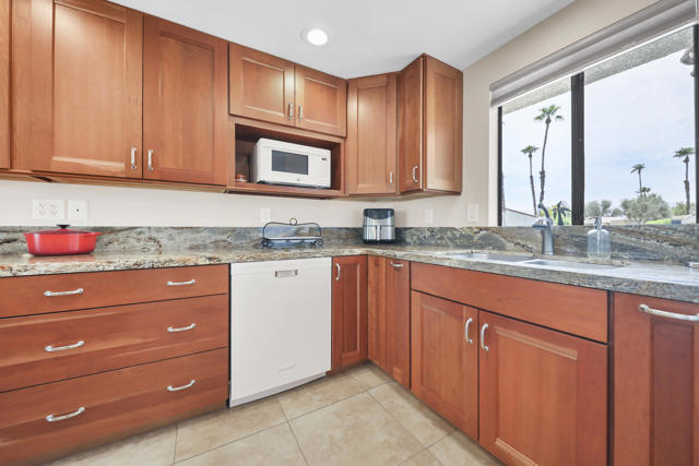 40360 Bay Hill Way, Palm Desert, CA 92211