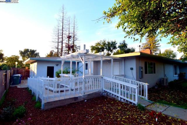 3180 Watt Ave, Sacramento CA: https://media.crmls.org/mediaz/2595941f-f868-411c-9ecc-921d3bbeab2a.jpg