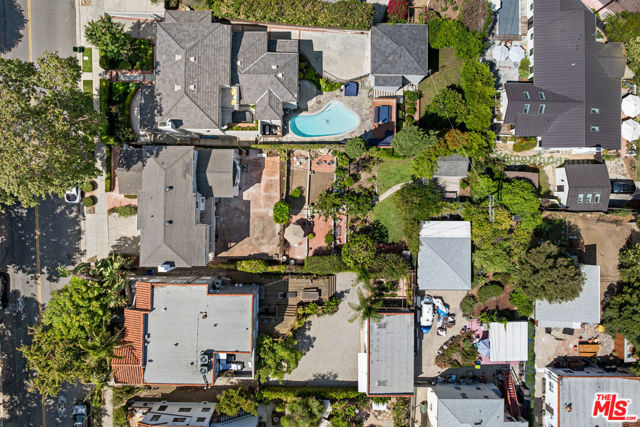2411 St George Street, Los Angeles CA: https://media.crmls.org/mediaz/2595f5a0-e98e-4bc2-a428-5f90bacb8144.jpg