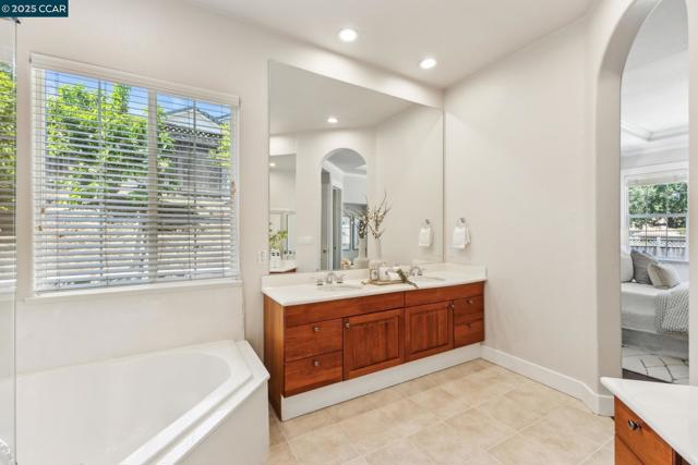 4280 Marietta Ct, Concord CA: https://media.crmls.org/mediaz/2596905d-caf7-4b9e-a4b8-1faf49b40324.jpg
