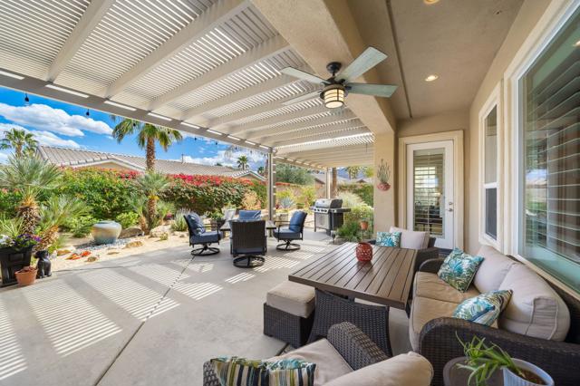 60590 Lace Leaf Court, La Quinta CA: https://media.crmls.org/mediaz/2596b45a-ef9e-4bc1-853a-7633f0bca340.jpg