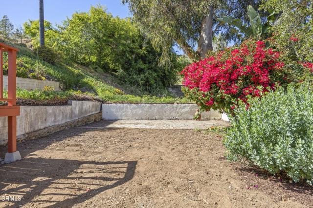 2371 Foster Avenue, Ventura CA: https://media.crmls.org/mediaz/2596ca2e-c2e7-40a5-ab6e-ebf64e1ba682.jpg