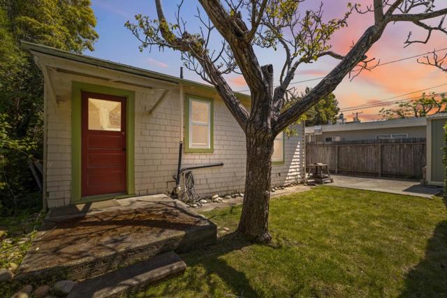 399 13th Avenue, Santa Cruz CA: https://media.crmls.org/mediaz/25974d2d-c5bc-49f0-8586-5c146e3a3668.jpg