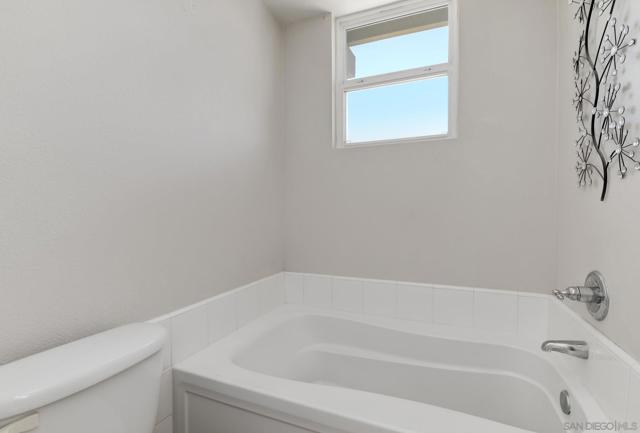 Image 15 of 31 For 7705 El Cajon Blvd  Unit 4
