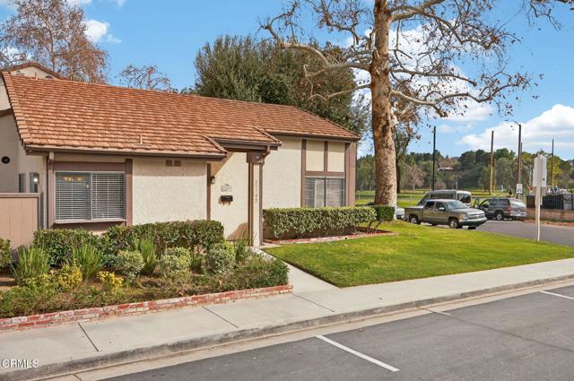 Detail Gallery Image 5 of 46 For 25702 Vista Fairways Dr, Valencia,  CA 91355 - 2 Beds | 2 Baths